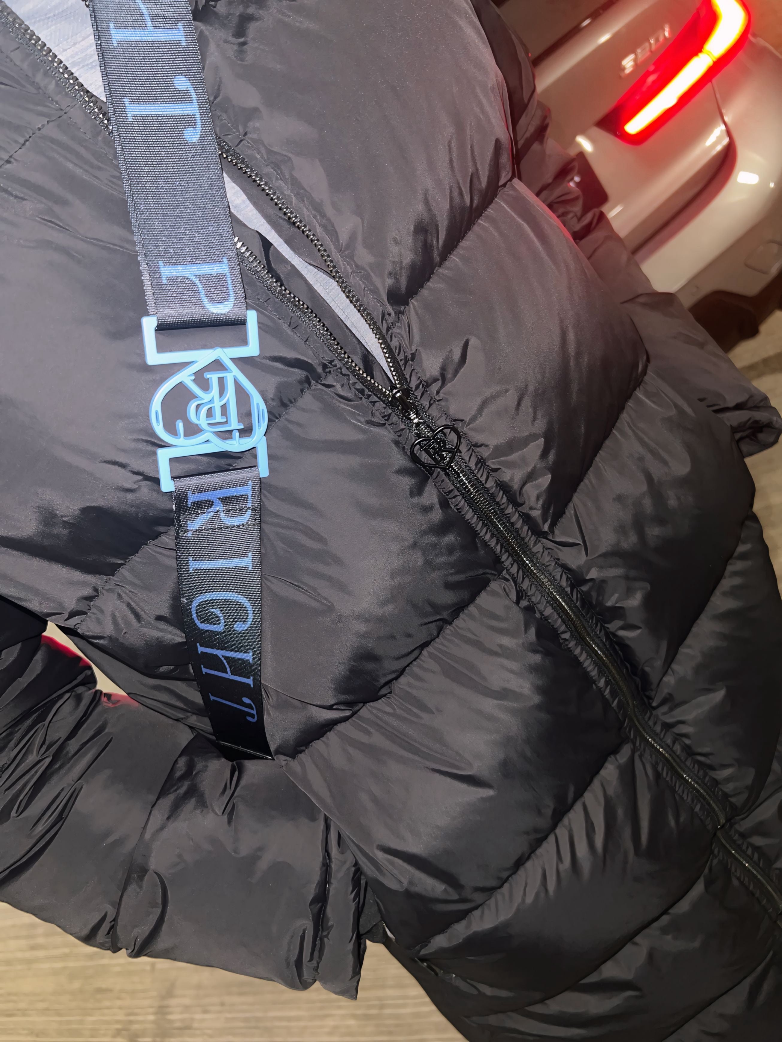 PR Longline Badge Puffer Black x Black