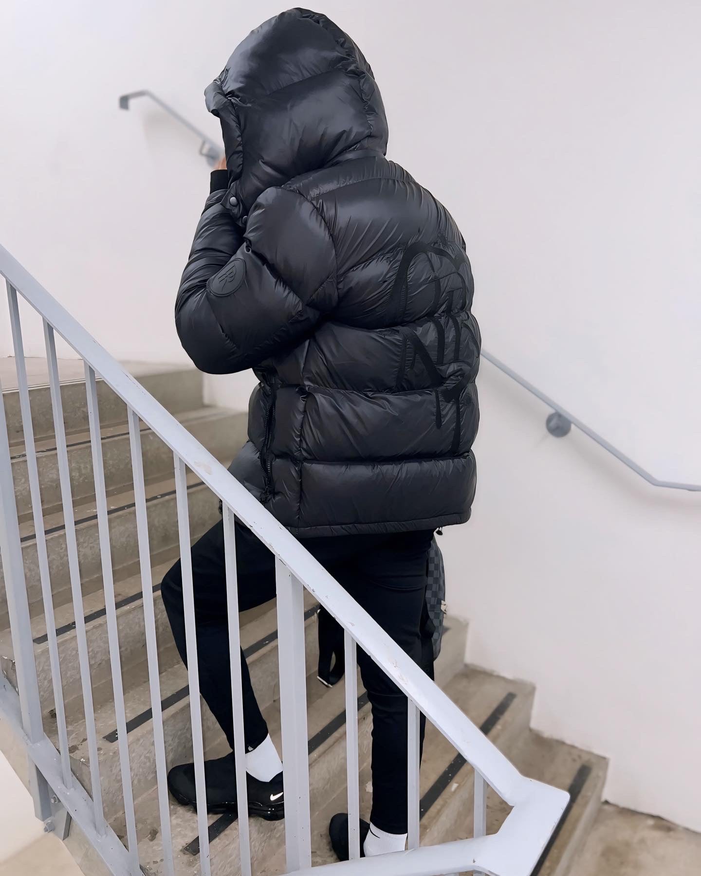 PR Badge Puffer Black x Black