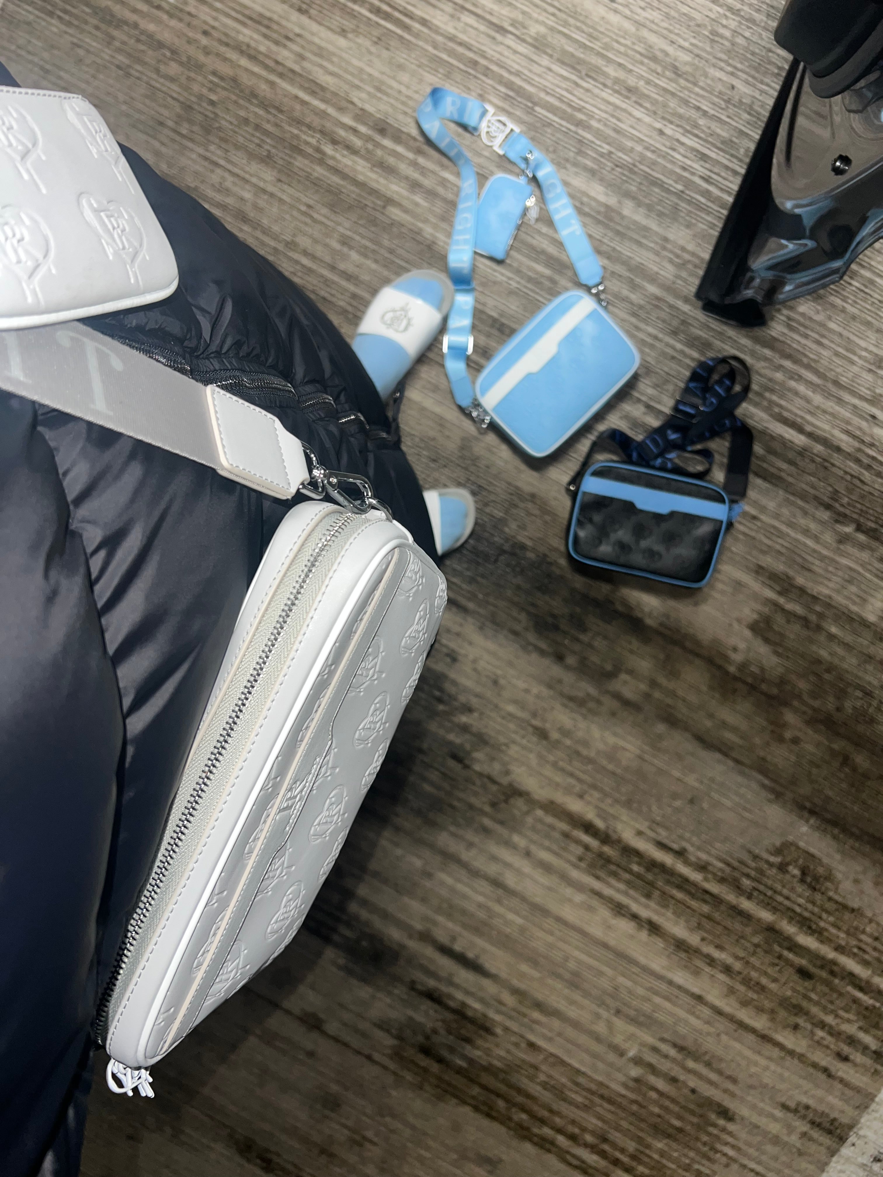 PR Messenger Bag - Grey x White